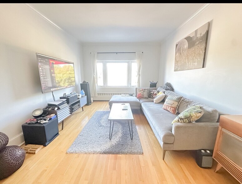 Building Photo - 16 White Street Pl