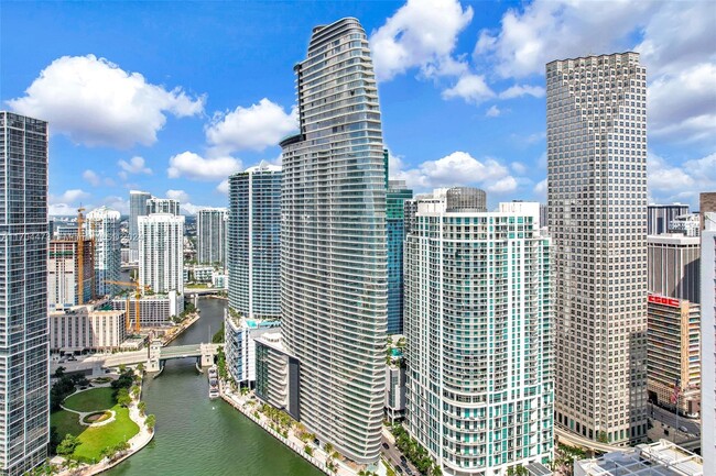 Building Photo - 300 Biscayne Blvd Way