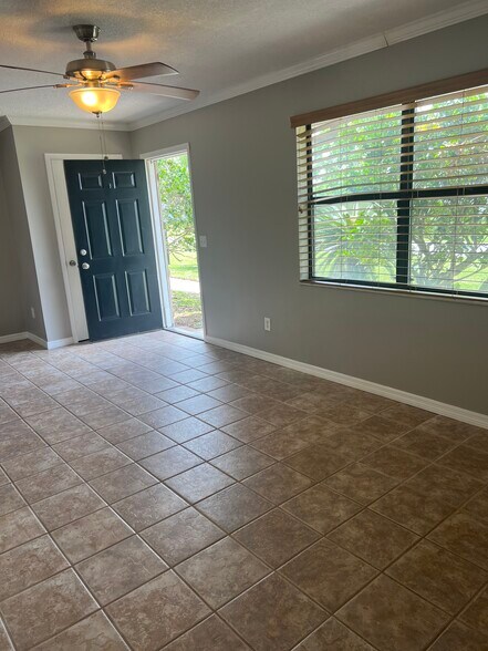 Building Photo - 117 Rio del Mar St