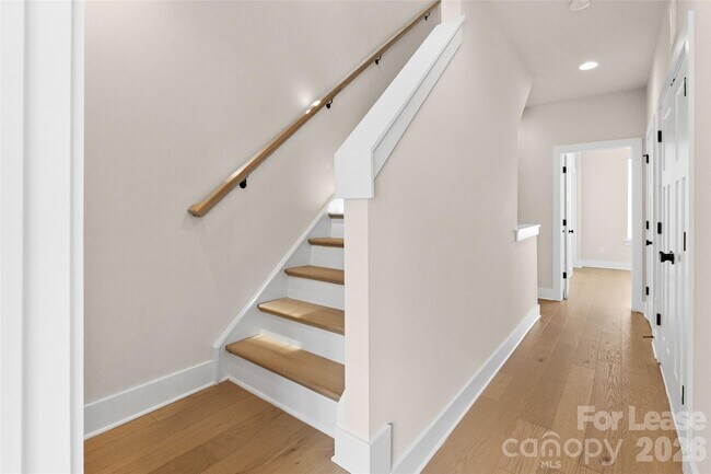 Building Photo - 6017 Irwins Br Dr