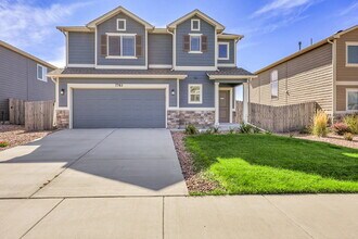 Building Photo - $2,350.00, 3 bed, 2.5 bath located in Peyt...
