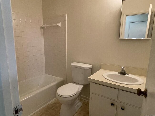 Building Photo - 158 Albemarle Dr