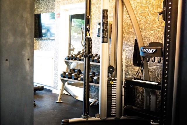 Building Photo - 2505 Thornton Rd