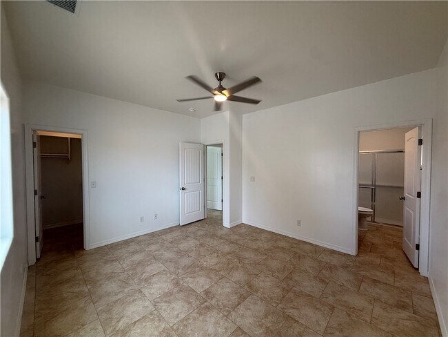 Building Photo - 2631 Harrod Ave