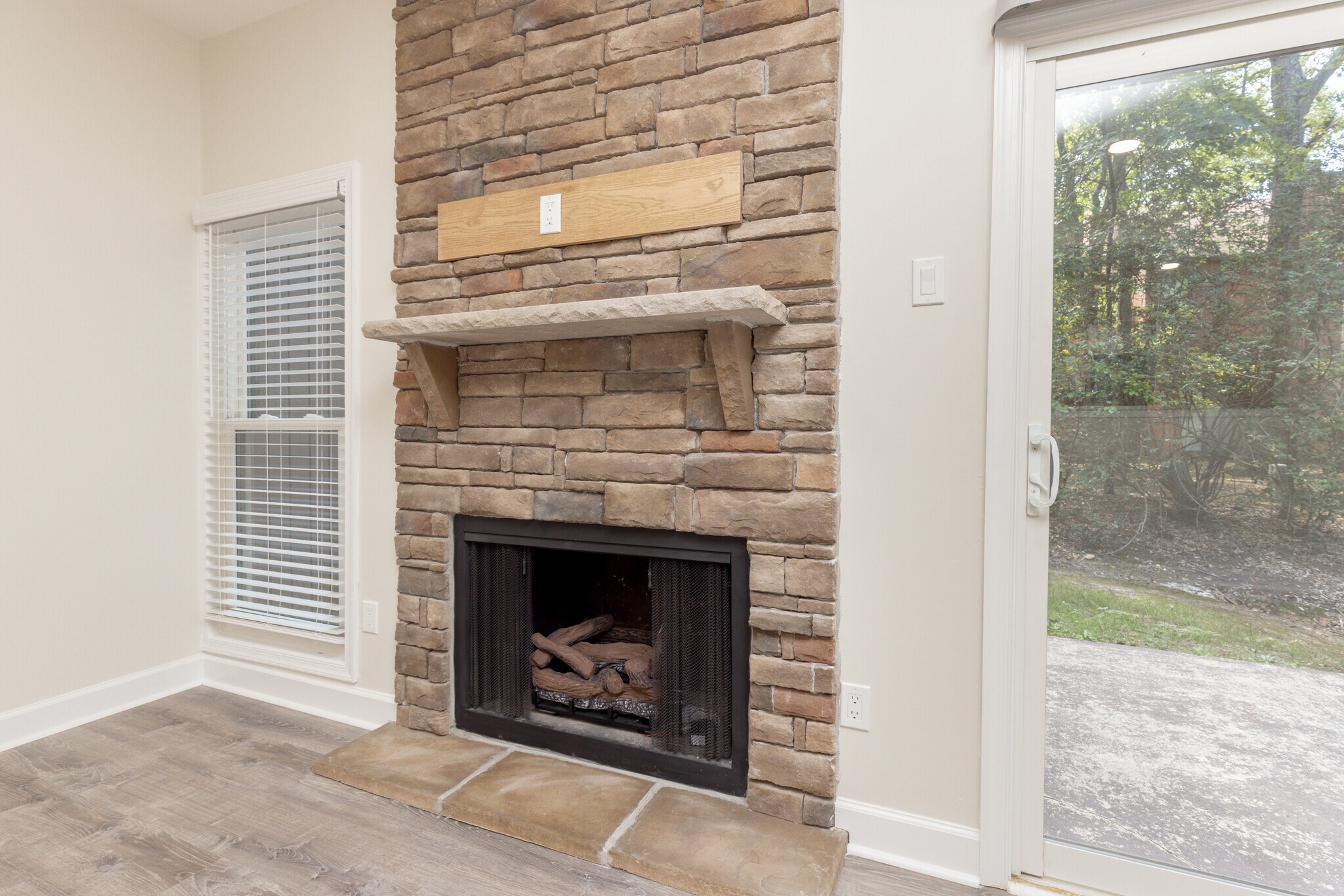 Building Photo - 11823 N Briar Patch Dr