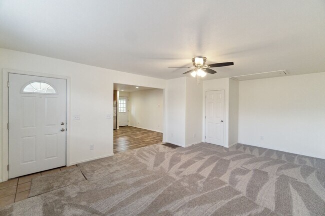 Building Photo - Recently Updated Single Family Home on Spo...