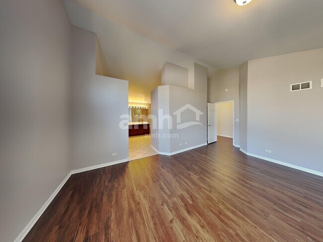 Building Photo - 2036 Stephen St
