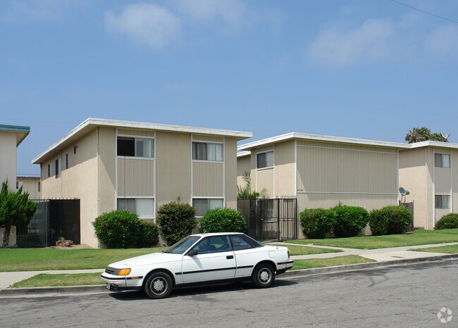 Primary Photo - 6359 Whippoorwill St
