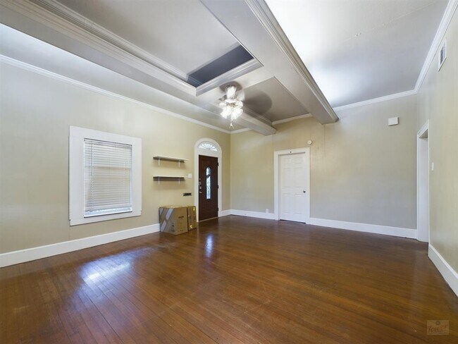 Building Photo - 705 E 32nd St