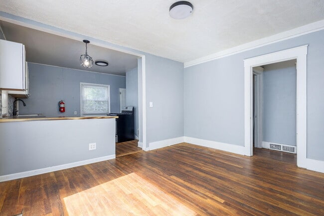 Building Photo - 20235 San Juan Dr