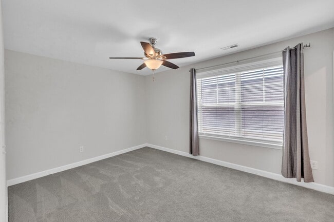 Building Photo - Four Bedroom + Loft Dream Home in Youngsville