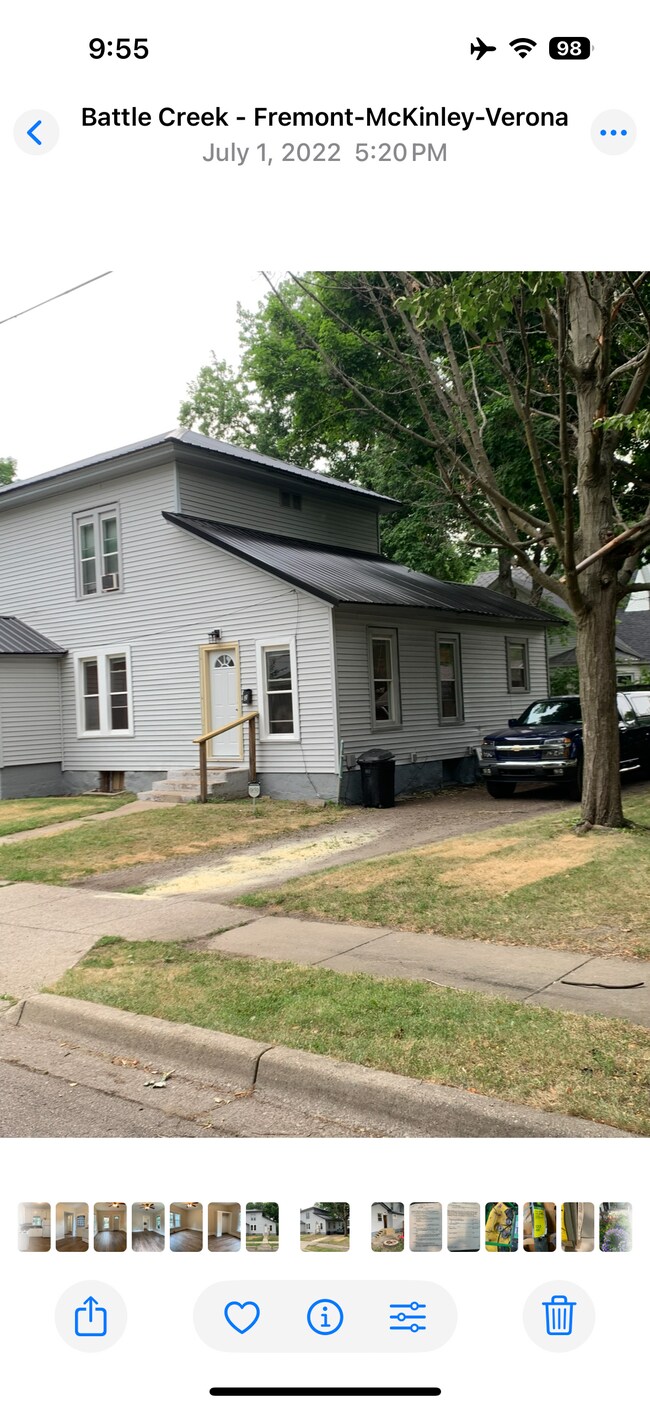 Building Photo - 25 Sherman Rd