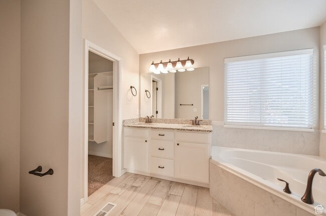 Building Photo - 172 Bridgepark Cir