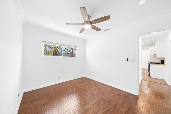 Building Photo - 2018 Plant Ave