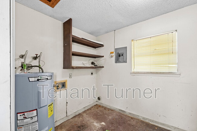 Building Photo - 329 Springdale Cir