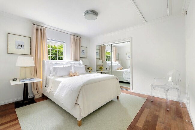 Bright, spacious bedrooms - 2173 San Pasqual St