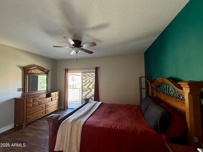 Building Photo - 10232 N 12th Ct