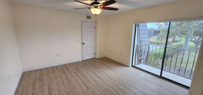 Building Photo - 913 9th Way