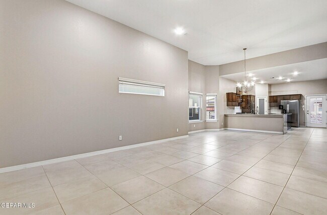 Building Photo - 916 Keenland Ave