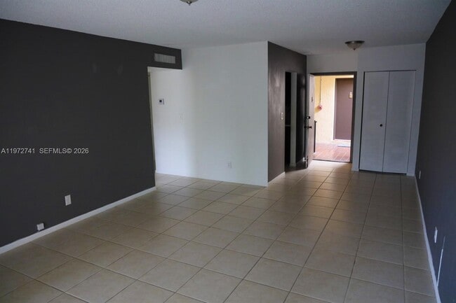 Building Photo - 13714 SW 90th Ave