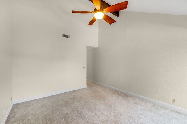 Building Photo - 173 N Grant Ln