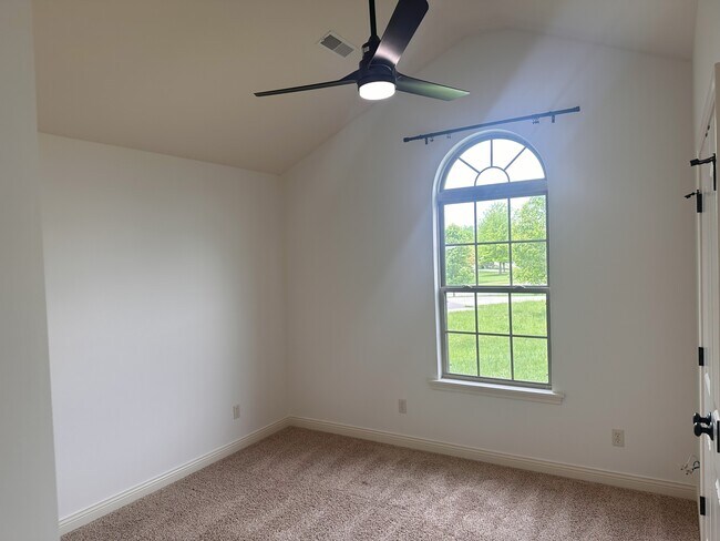 Building Photo - 5004 Whitefish Ct