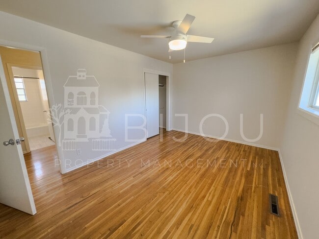 Building Photo - Westside Duplex