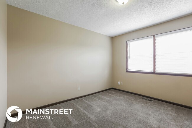 Building Photo - 4952 Halsey St