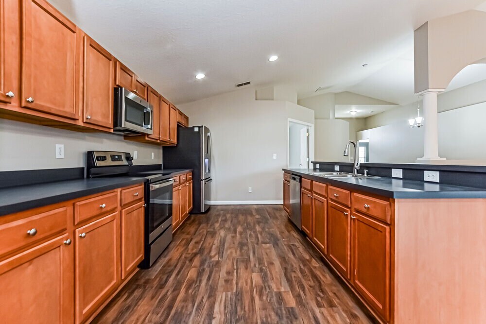 Building Photo - 4222 Barnsley Ln