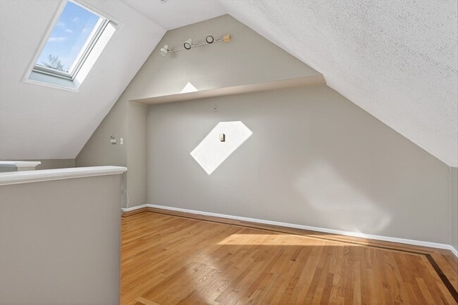 Building Photo - 77 Wilson St