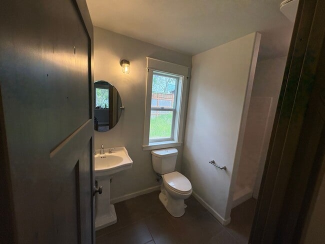 Building Photo - 2BED 2BATH - NORTHWEST, NEWLY RENOVATED, YARD, WASHER DRYER, STORAGE