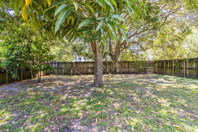 Building Photo - 508 NW 8th Ave