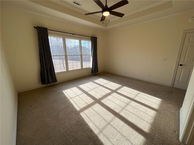 Building Photo - 1004 NE Carnahan Ct
