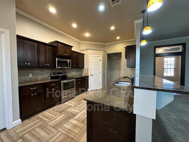 Building Photo - 9209 Misty Ln