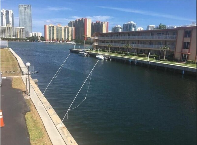 Building Photo - 3944 NE 167th St