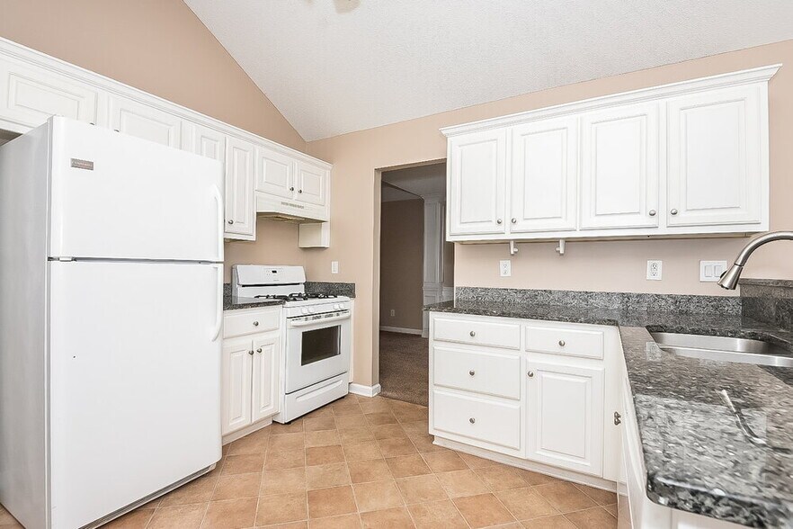 Building Photo - 4084 Mt Vernon Dr