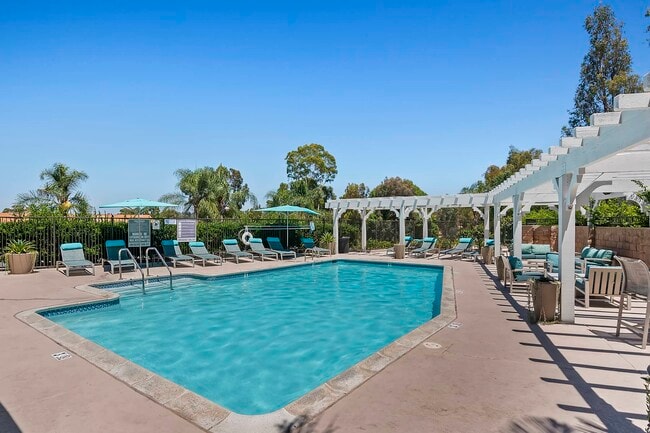 Building Photo - The Avenue at Carlsbad