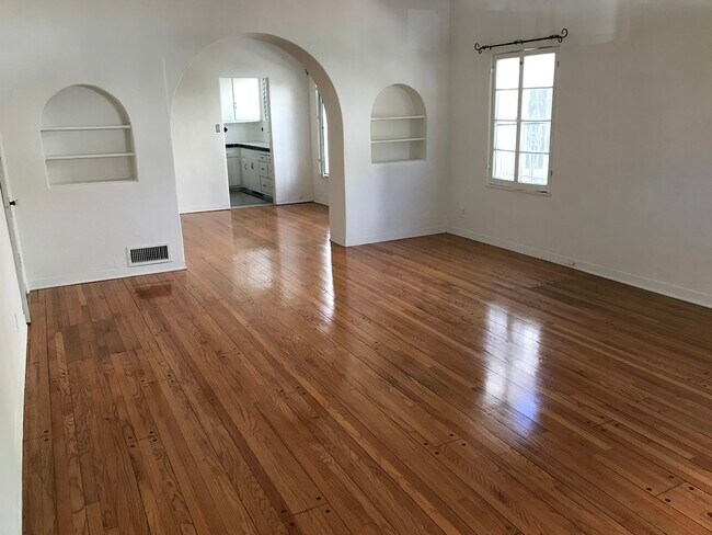 Building Photo - 8366 Blackburn Ave