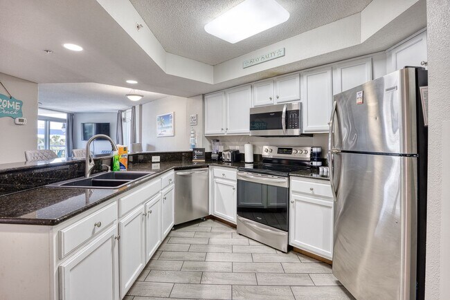 Building Photo - Oceanview Retreat at the Beach