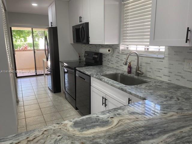 Building Photo - 12024 Royal Palm Blvd