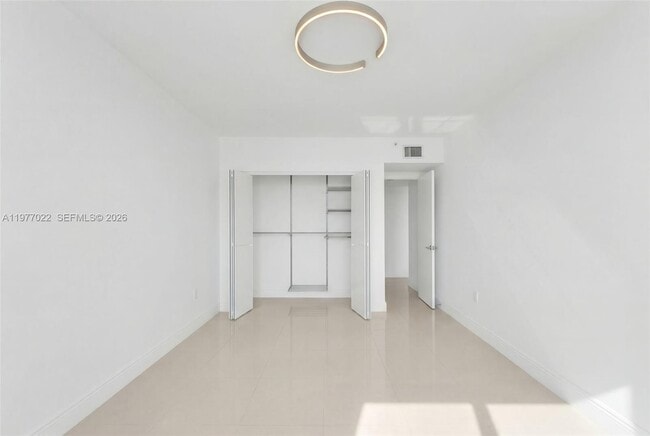 Building Photo - 800 Claughton Island Dr