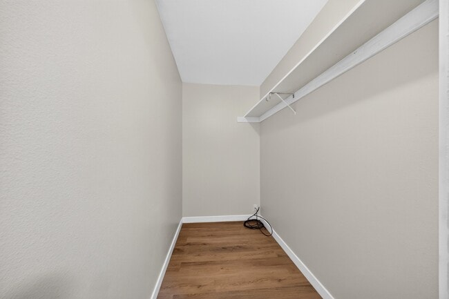 Building Photo - 8215 Luzader Ln SW