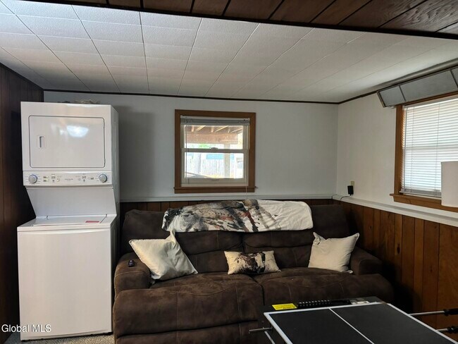 Building Photo - 52 Trottingham Rd