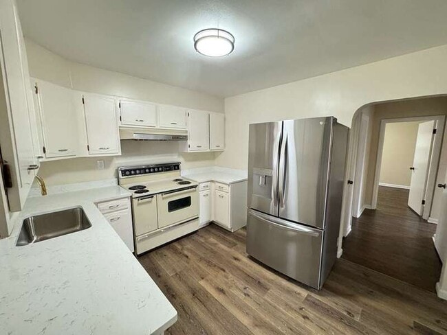 Building Photo - 316 Holy Cross Rd