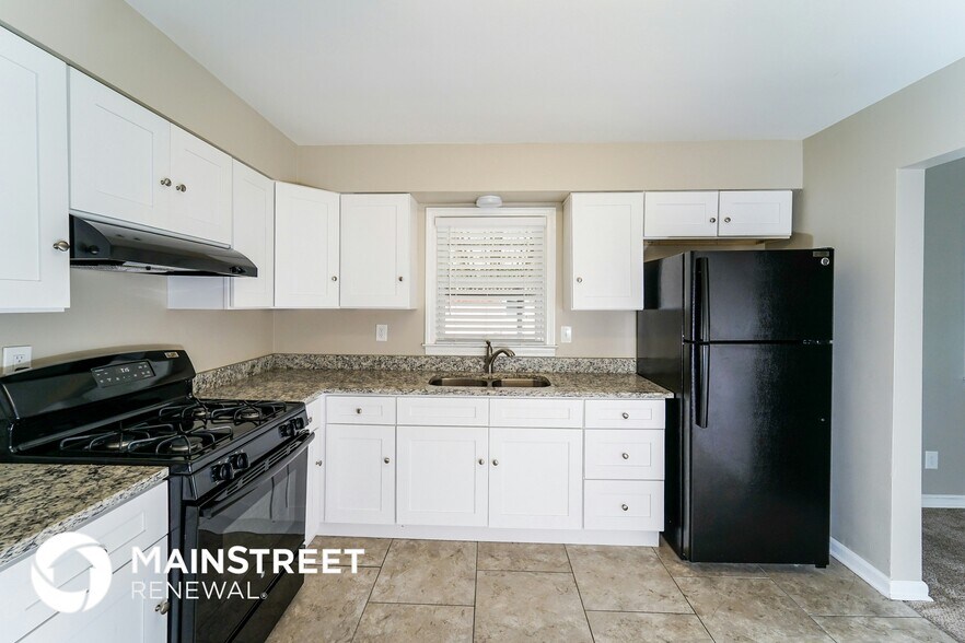 Building Photo - 9400 Aristides Dr