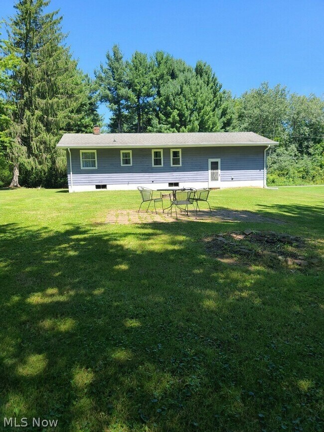 Building Photo - 6490 Willow Way
