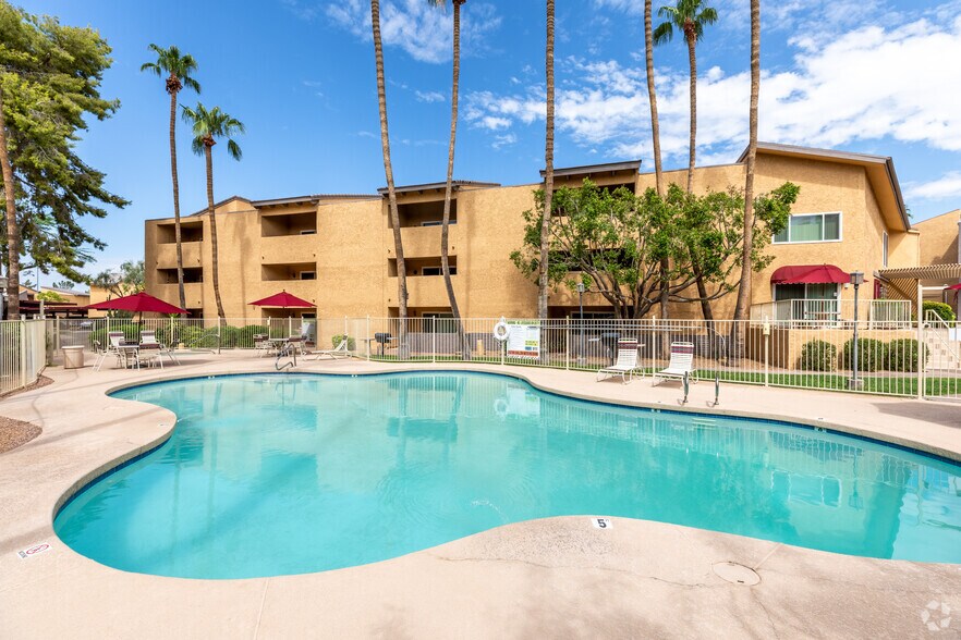 Scottsdale Serrento 8145 E Camelback Scottsdale AZ 85251 Apartment