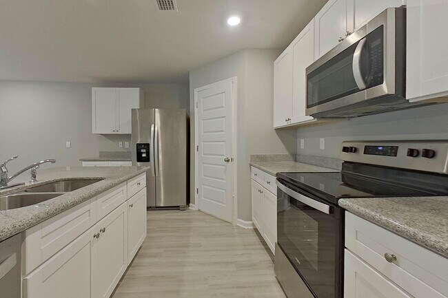 Building Photo - 128 Swallowtail Ln