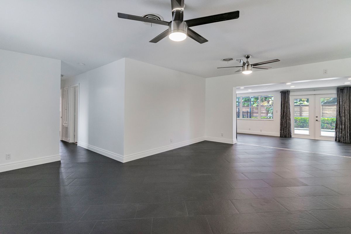 Building Photo - 276 SW 7th Ave