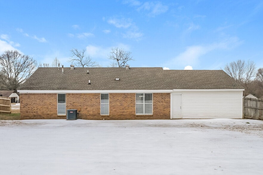 Building Photo - 6500 Cornwall Rd